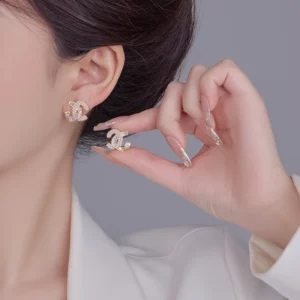 interlocking double circle stud earrings – french elegant luxury style
