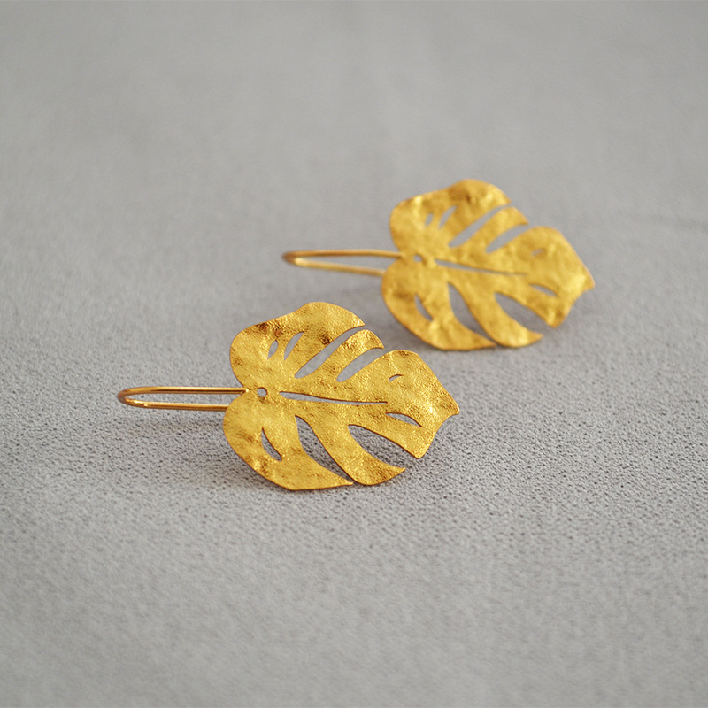 Vintage Matte Gold Leaf Earrings – Minimalist Textured Fashion Jewelry for Women vintage matte gold leaf earrings – minimalist textured fashion jewelry for women